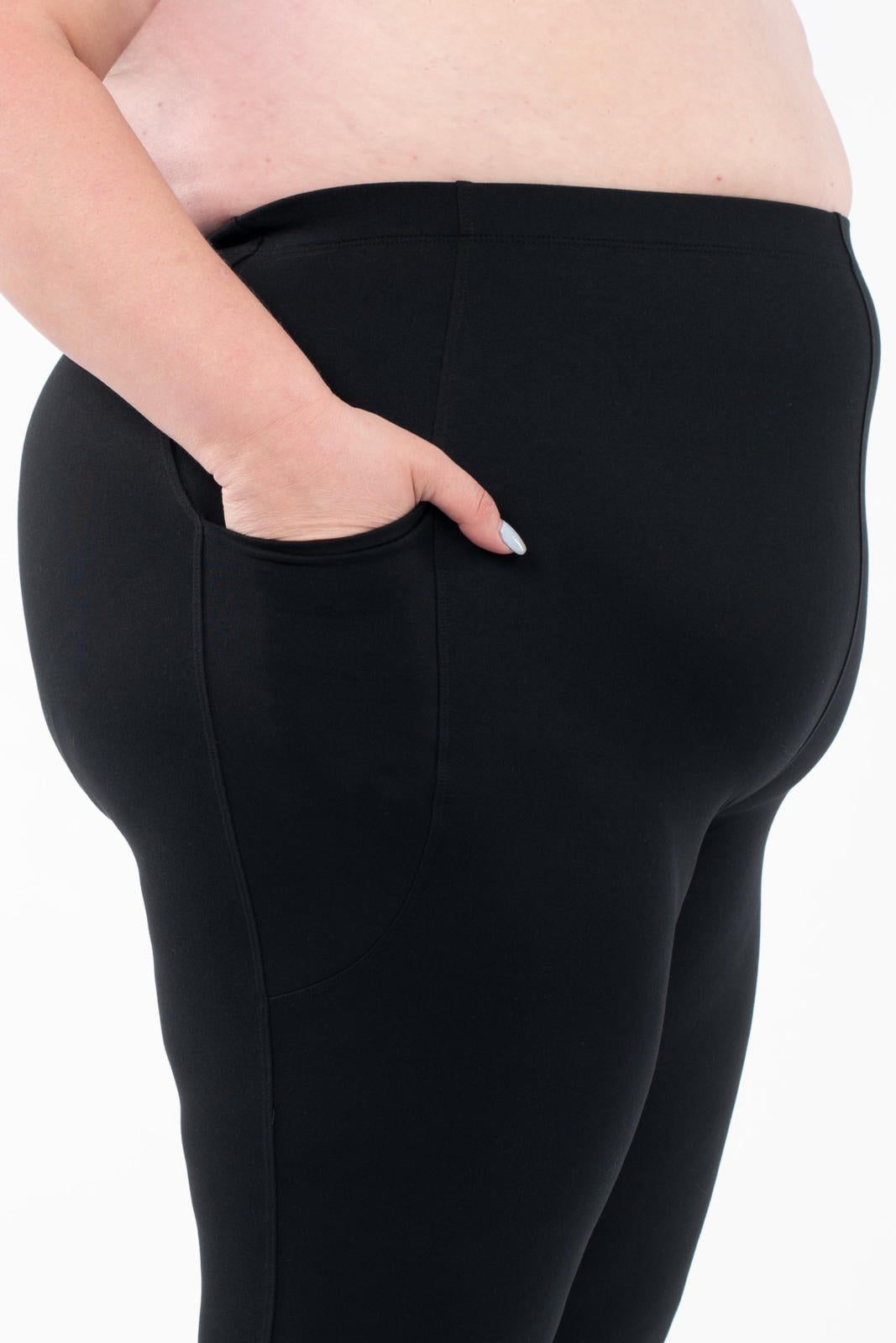 Signature Waist Pocket Crops