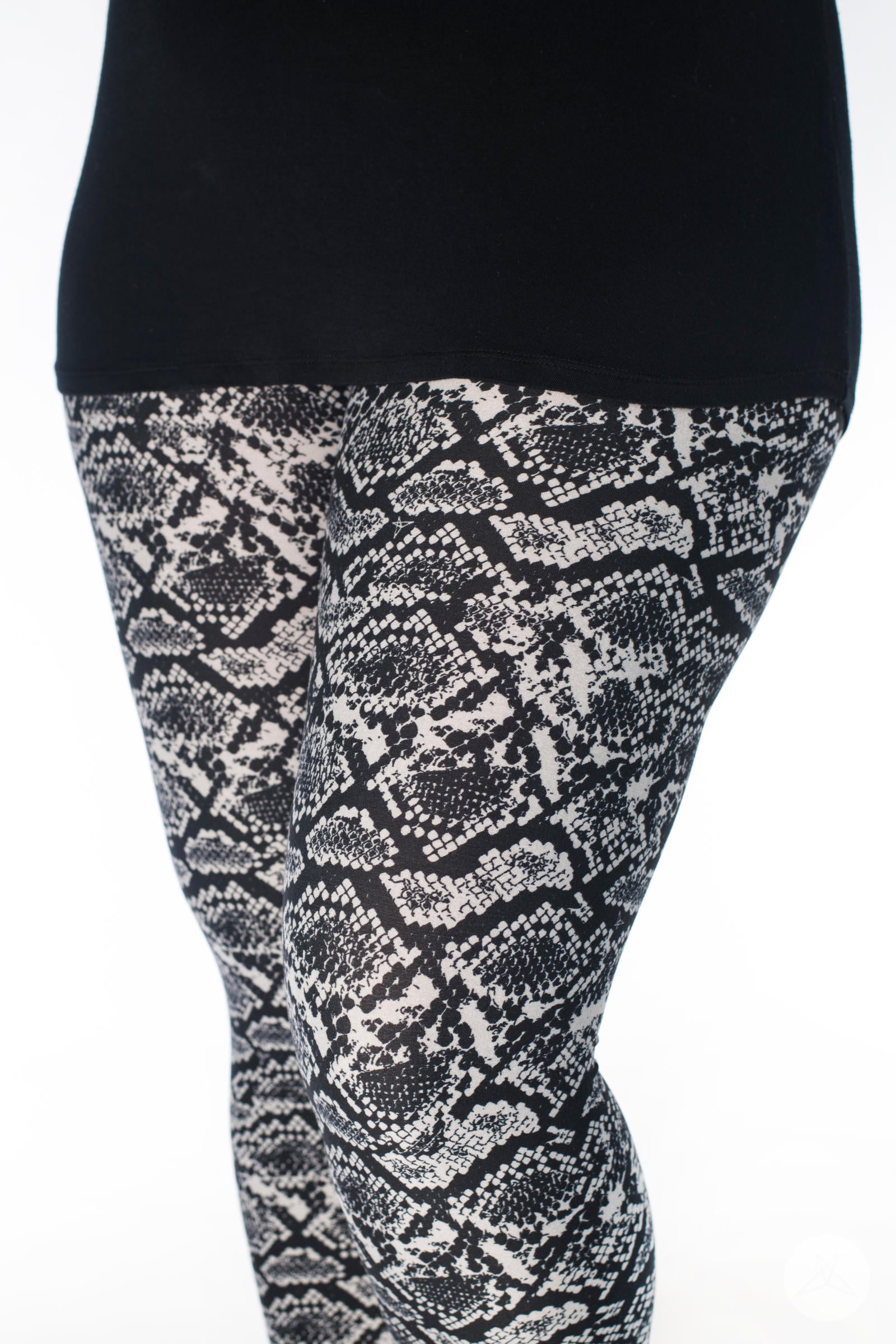 Black Mamba leggings - SweetLegs